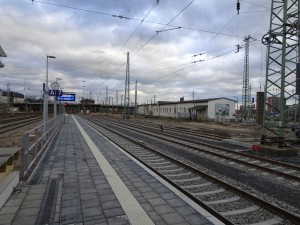 Bahnsteig 7-9 3